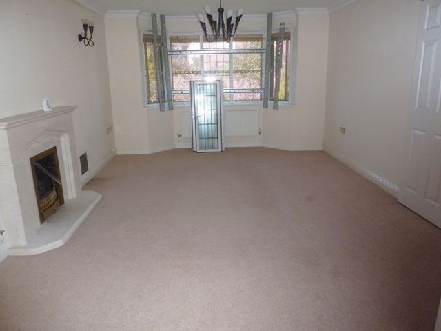  Image of 4 bedroom Detached house for sale in Heol Pearetree Rhoose Barry CF62 at Heol Pearetree  Rhoose Point, CF62 3LB