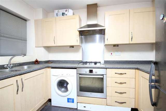  Image of 2 bedroom Ground Flat for sale in Herent Drive Clayhall Ilford IG5 at Clayhall Ilford Ilford, IG5 0HA