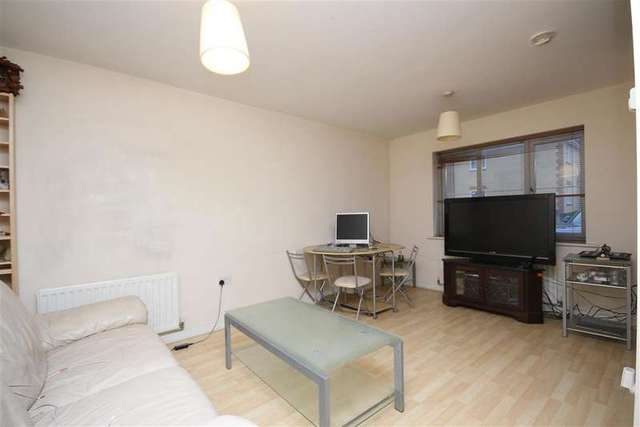  Image of 2 bedroom Ground Flat for sale in Herent Drive Clayhall Ilford IG5 at Clayhall Ilford Ilford, IG5 0HA