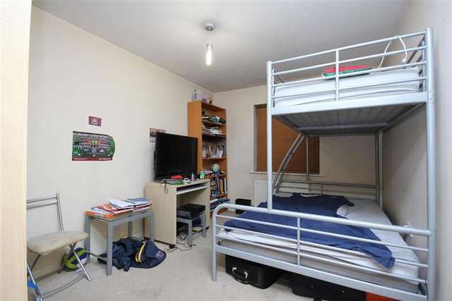  Image of 2 bedroom Ground Flat for sale in Herent Drive Clayhall Ilford IG5 at Clayhall Ilford Ilford, IG5 0HA