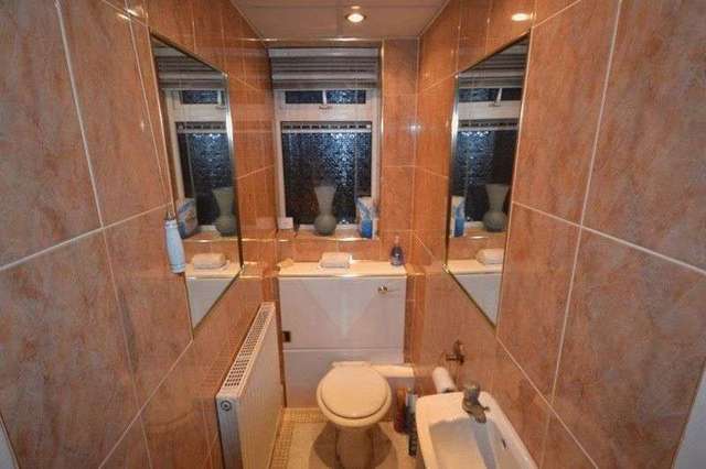  Image of 3 bedroom Flat for sale in High Road Buckhurst Hill IG9 at High Road  Buckhurst Hill, IG9 5HW
