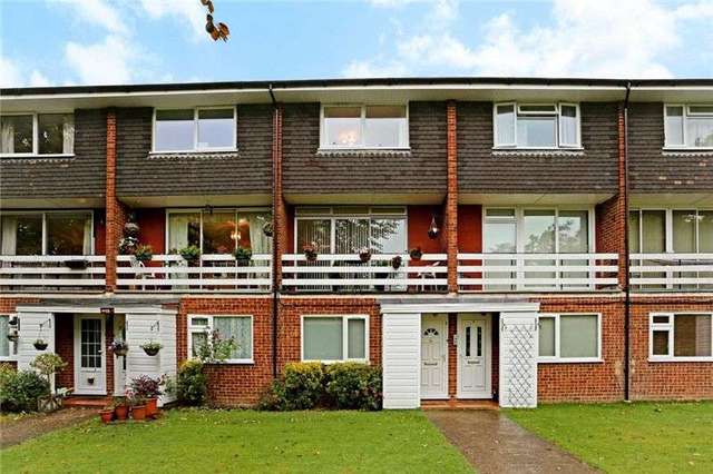  Image of 2 bedroom Apartment to rent in High Road Bushey Heath Bushey WD23 at High Road Bushey Heath Bushey, WD23 1EJ