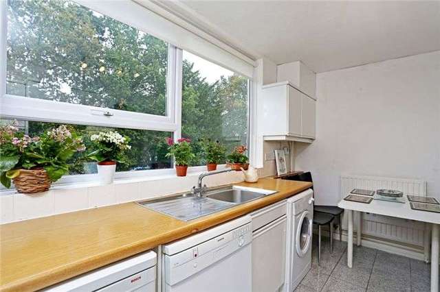  Image of 2 bedroom Apartment to rent in High Road Bushey Heath Bushey WD23 at High Road Bushey Heath Bushey, WD23 1EJ