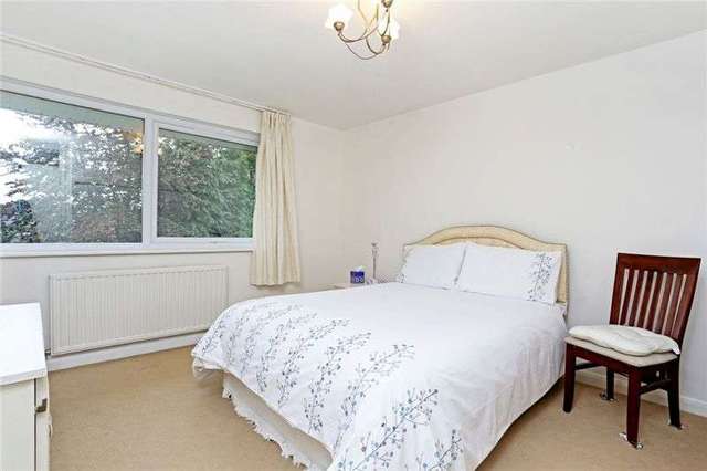  Image of 2 bedroom Apartment to rent in High Road Bushey Heath Bushey WD23 at High Road Bushey Heath Bushey, WD23 1EJ