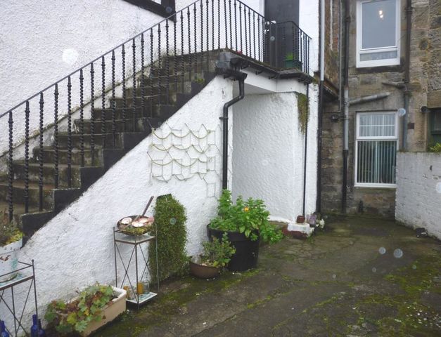  Image of 1 bedroom Flat to rent in High Street Kinghorn Burntisland KY3 at Kinghorn Fife Fife, KY3 9UW