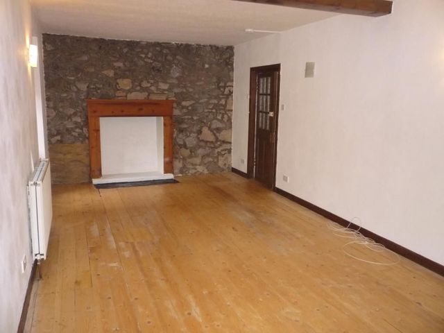  Image of 1 bedroom Flat to rent in High Street Kinghorn Burntisland KY3 at Kinghorn Fife Fife, KY3 9UW