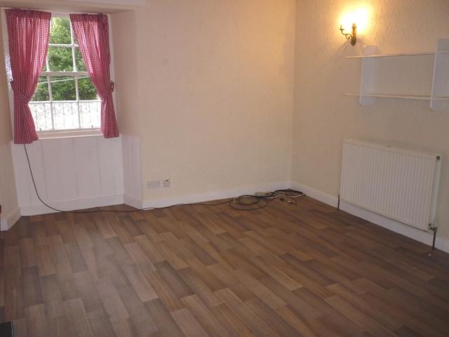  Image of 1 bedroom Flat to rent in High Street Kinghorn Burntisland KY3 at Kinghorn Fife Fife, KY3 9UW