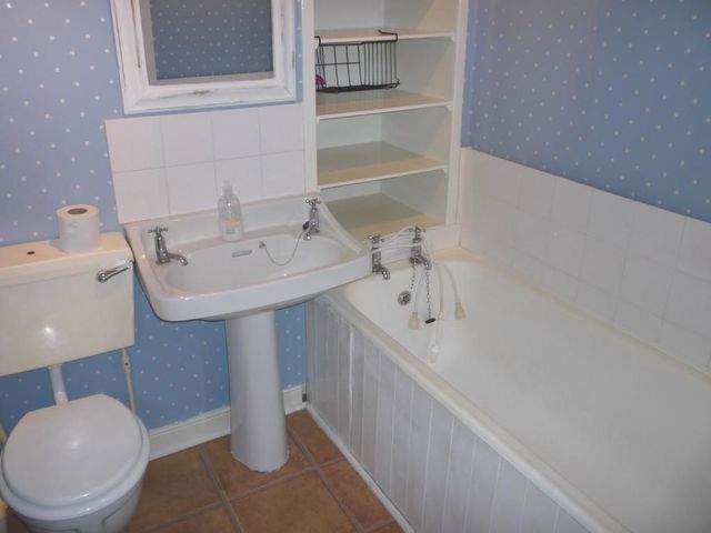  Image of 1 bedroom Flat to rent in High Street Kinghorn Burntisland KY3 at Kinghorn Fife Fife, KY3 9UW