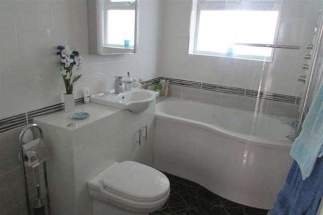  Image of 3 bedroom Detached house for sale in High Street Othery Bridgwater TA7 at Bridgwater, TA7 0QA