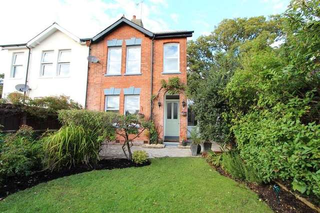  Image of 3 bedroom Cottage for sale in Gordon Road Highcliffe Christchurch BH23 at Highcliffe Christchurch Dorset, BH23 5HN