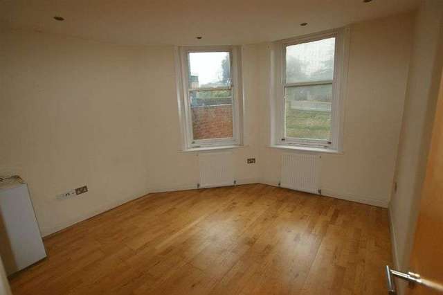  Image of 1 bedroom Flat to rent in Hinton Road Bournemouth BH1 at 30 Hinton Road  Bournemouth, BH1 2AJ