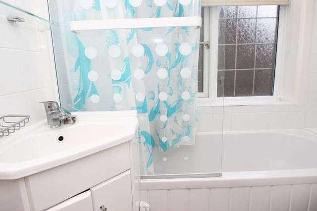  Image of 1 bedroom Flat to rent in Holdenhurst Road Bournemouth BH8 at Holdenhurst Road  Bournemouth, BH8 8AY