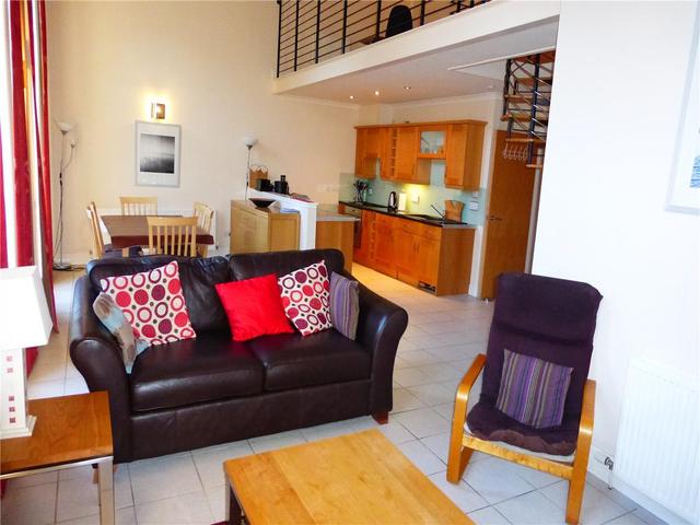  Image of 3 bedroom Flat to rent in Hopetoun Crescent Edinburgh EH7 at Leith Walk Edinburgh Edinburgh, EH7 4AY