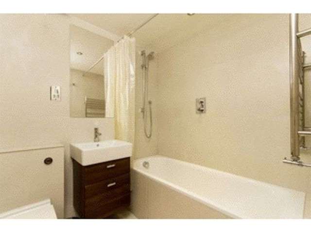 Image of 2 bedroom Flat to rent in Huddleston Road London N7 at Huddleston Road  London, N7 0AG