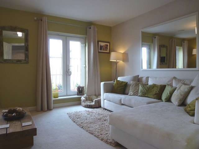  Image of 3 bedroom Semi-Detached house to rent in Trafalgar Road Tewkesbury GL20 at Trafalgar Road Mitton Tewkesbury, GL20 5FN