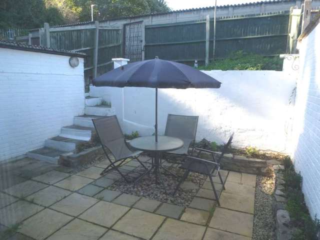  Image of 3 bedroom Detached house to rent in Ingress Gardens Greenhithe DA9 at Ingress Gardens  Greenhithe, DA9 9HN
