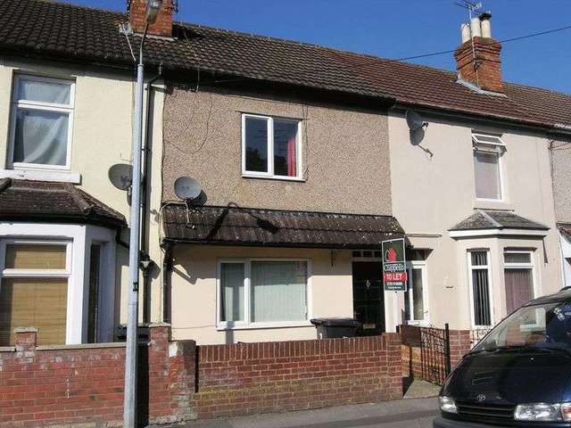  Image of 3 bedroom Property to rent in Ipswich Street Swindon SN2 at Ipswich Street  Swindon, SN2 1DB