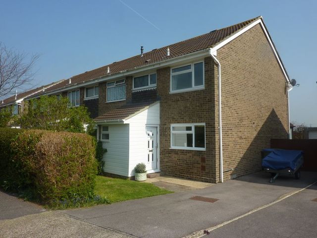  Image of 3 bedroom Semi-Detached house to rent in Jersey Close Fareham PO14 at Jersey Close Stubbington FAREHAM, PO14 2NW