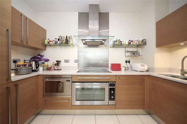  Image of 2 bedroom Flat to rent in Juniper Drive London SW18 at Battersea Reach Wandsworth Wandsworth Town, SW18 1TX
