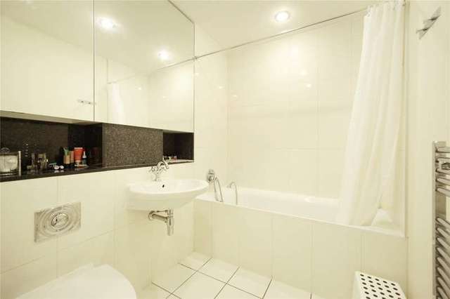  Image of 2 bedroom Flat to rent in Juniper Drive London SW18 at Battersea Reach Wandsworth Wandsworth Town, SW18 1TX