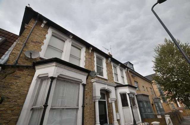  Image of 1 bedroom Flat for sale in Kenmure Road London E8 at Kenmure Road  London, E8 1JU