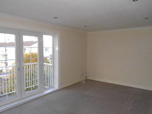  Image of 2 bedroom Flat to rent in Kimberley Gardens East Kilbride Glasgow G75 at East Kilbride South Lanarkshire South Lanarkshire, G75 8HW