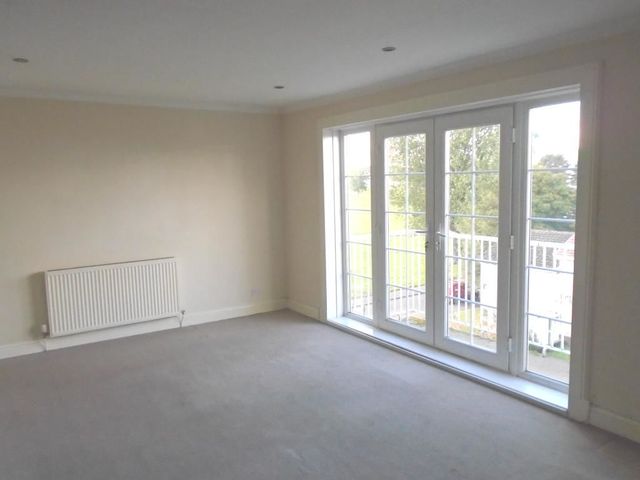  Image of 2 bedroom Flat to rent in Kimberley Gardens East Kilbride Glasgow G75 at East Kilbride South Lanarkshire South Lanarkshire, G75 8HW