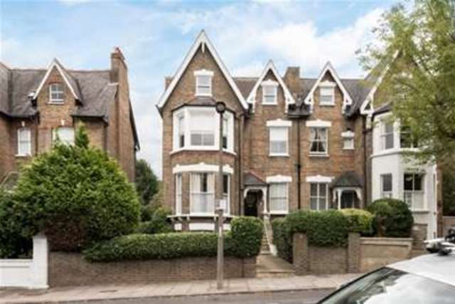  Image of 2 bedroom Flat to rent in Kings Road Richmond TW10 at Richmond, TW10 6EP