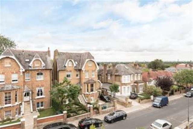  Image of 2 bedroom Flat to rent in Kings Road Richmond TW10 at Richmond, TW10 6EP