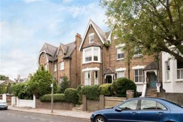  Image of 2 bedroom Flat to rent in Kings Road Richmond TW10 at Richmond, TW10 6EP