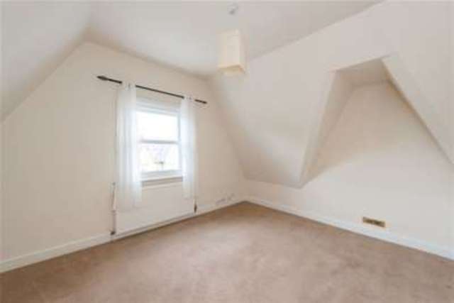  Image of 2 bedroom Flat to rent in Kings Road Richmond TW10 at Richmond, TW10 6EP