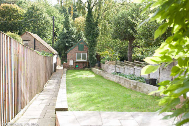  Image of 2 bedroom Semi-Detached house to rent in Kings Lane Cookham Maidenhead SL6 at Cookham Dean Berkshire Cookham Dean, SL6 9BA