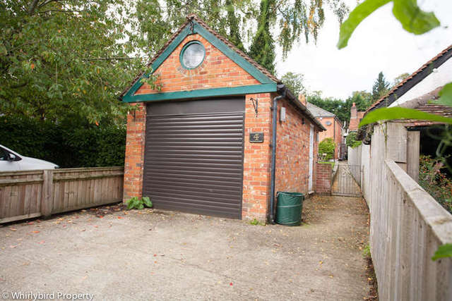 Image of 2 bedroom Semi-Detached house to rent in Kings Lane Cookham Maidenhead SL6 at Cookham Dean Berkshire Cookham Dean, SL6 9BA