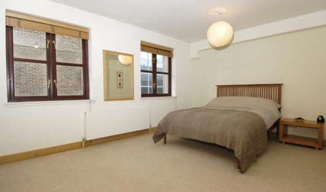  Image of 2 bedroom Flat to rent in Kingsley Mews London E1W at Wapping, E1W 3HZ
