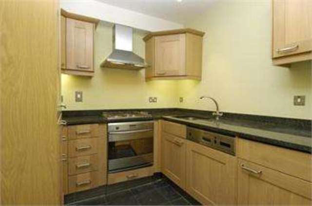  Image of 2 bedroom Flat to rent in Kingsley Mews London E1W at Wapping, E1W 3HZ