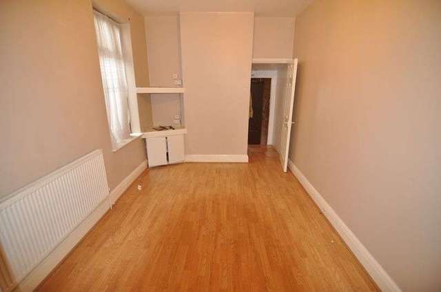  Image of 4 bedroom Terraced house to rent in Speedwell Road Kingswood Bristol BS15 at Speedwell Road  Bristol, BS15 1ES