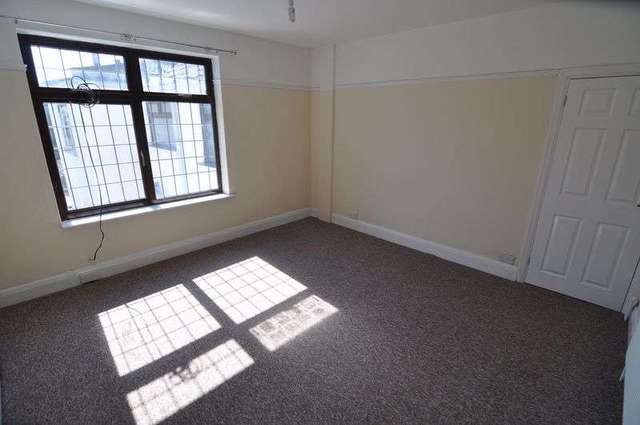  Image of 4 bedroom Terraced house to rent in Speedwell Road Kingswood Bristol BS15 at Speedwell Road  Bristol, BS15 1ES