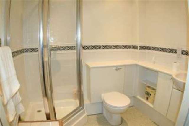  Image of 2 bedroom Flat to rent in Knightsbridge Court Palmyra Square North Warrington WA1 at Warrington, WA1 1TA