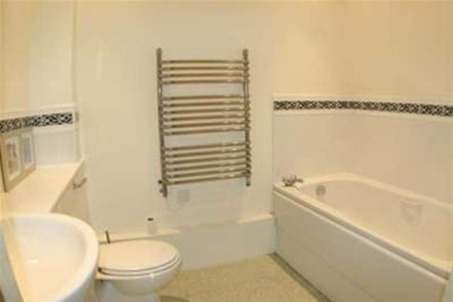  Image of 2 bedroom Flat to rent in Knightsbridge Court Palmyra Square North Warrington WA1 at Warrington, WA1 1TA