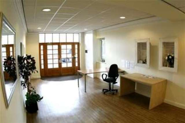  Image of 2 bedroom Flat to rent in Knightsbridge Court Palmyra Square North Warrington WA1 at Warrington, WA1 1TA