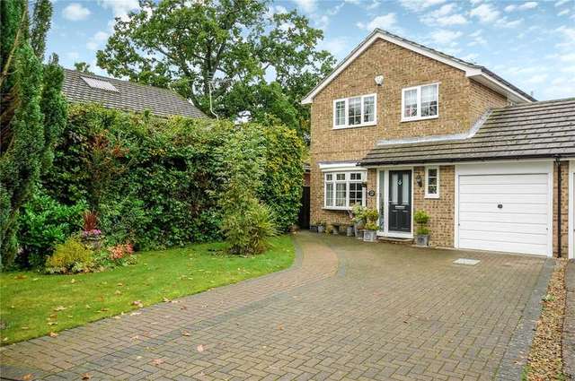  Image of 3 bedroom Detached house for sale in Knox Green Binfield Bracknell RG42 at Binfield  Binfield, RG42 4NZ