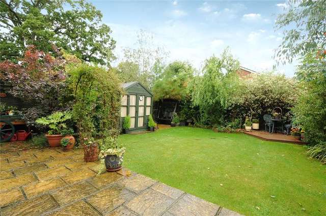  Image of 3 bedroom Detached house for sale in Knox Green Binfield Bracknell RG42 at Binfield  Binfield, RG42 4NZ