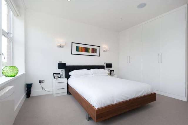  Image of 1 bedroom Flat for sale in Lancaster Road London W11 at Notting Hill London Notting Hill, W11 1QT