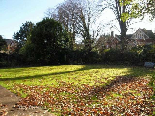  Image of 2 bedroom Flat for sale in Lansdowne Road Bournemouth BH1 at Lansdowne Road  Bournemouth, BH1 1RJ