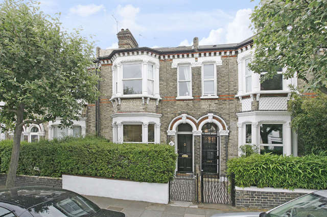  Image of 4 bedroom Terraced house to rent in Lavender Sweep London SW11 at Battersea London Clapham Junction, SW11 1DY
