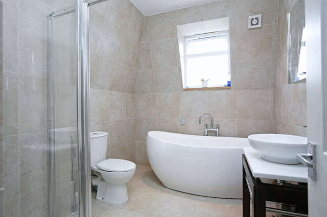  Image of 4 bedroom Terraced house to rent in Lavender Sweep London SW11 at Battersea London Clapham Junction, SW11 1DY