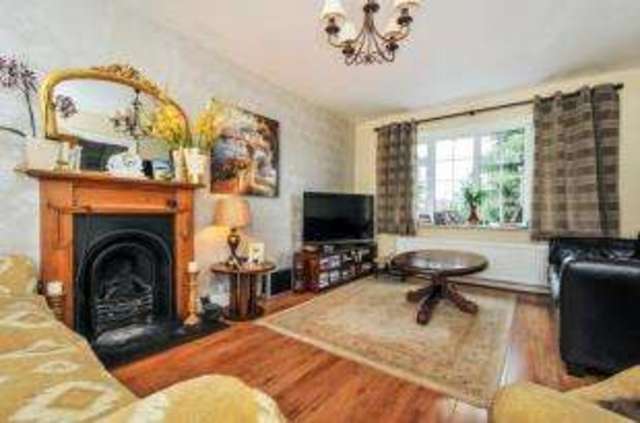  Image of 3 bedroom Detached house for sale in Leaves Green Road Keston BR2 at Keston  Leaves Green, BR2 6DE