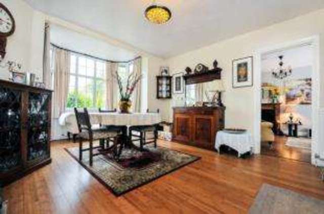  Image of 3 bedroom Detached house for sale in Leaves Green Road Keston BR2 at Keston  Leaves Green, BR2 6DE