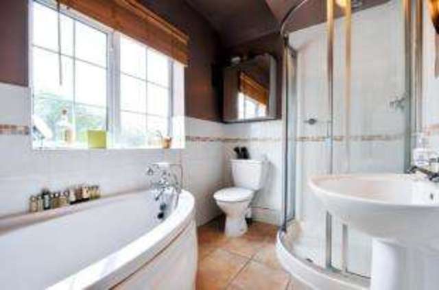  Image of 3 bedroom Detached house for sale in Leaves Green Road Keston BR2 at Keston  Leaves Green, BR2 6DE