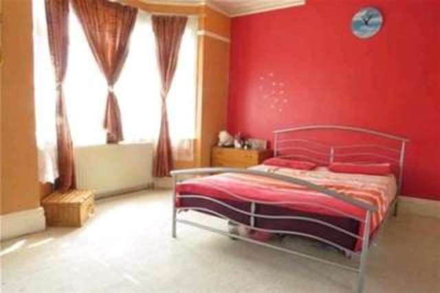  Image of 3 bedroom Semi-Detached house to rent in Lebanon Road Addiscombe Croydon CR0 at Croydon, CR0 6UT